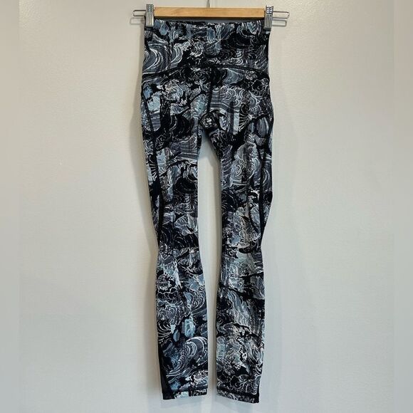 Lululemon Train Times 7/8 Pant *25" - Picture 5 of 14